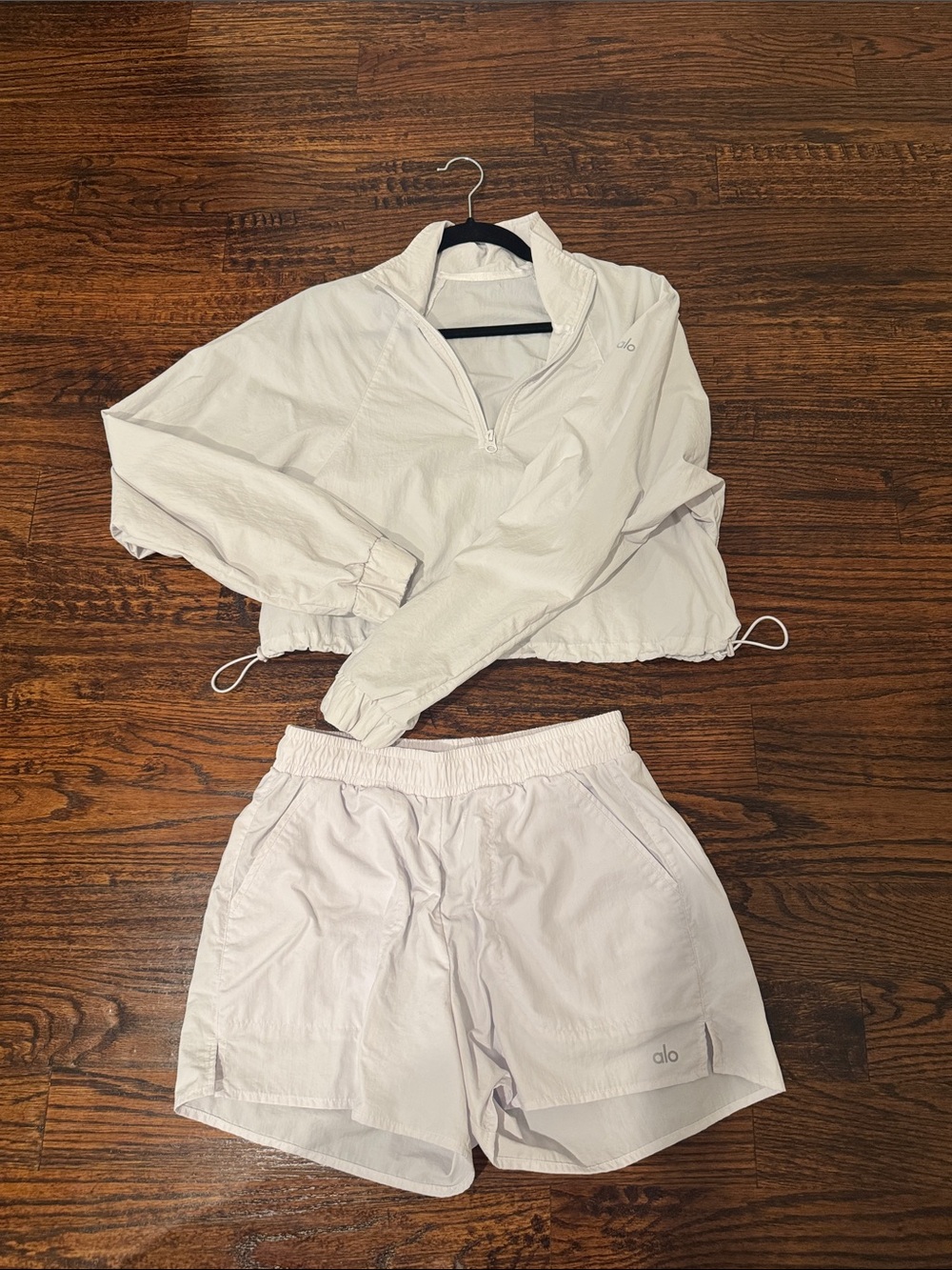 Alo Alumni Set - White Cropped Jacket & Shorts